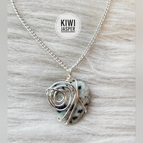 925 Gemstone Heart Necklace - Picture 2 of 3